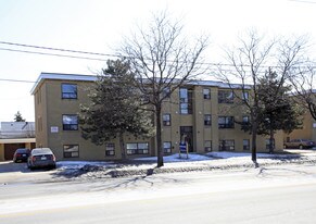 825 Wilson Ave in Toronto, ON - Building Photo