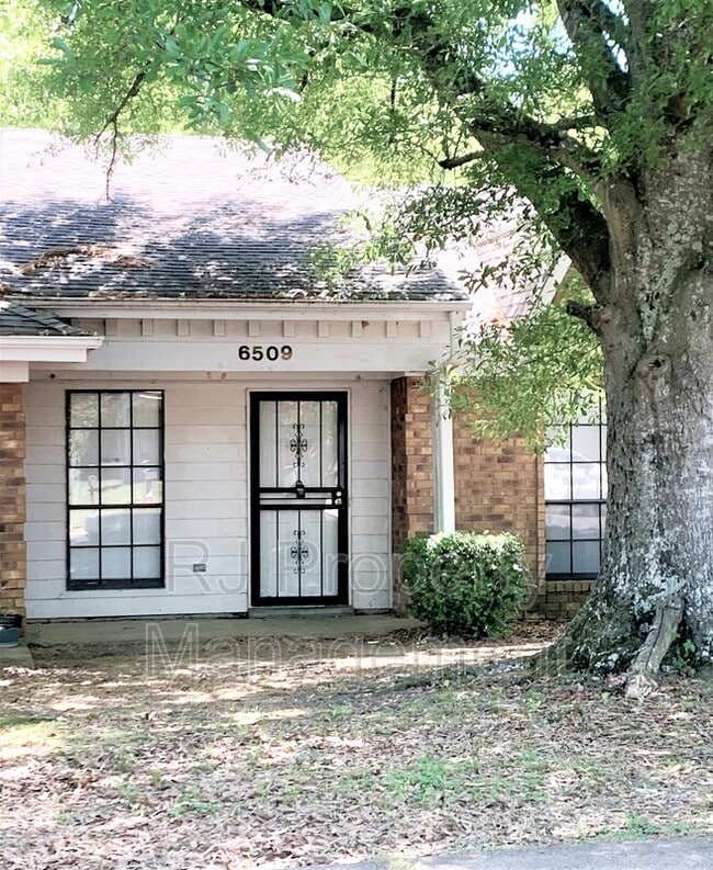 6509 Birkenhead Rd in Memphis, TN - Building Photo - Building Photo
