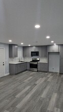 8211 Norwalk Blvd in Whittier, CA - Foto de edificio - Building Photo