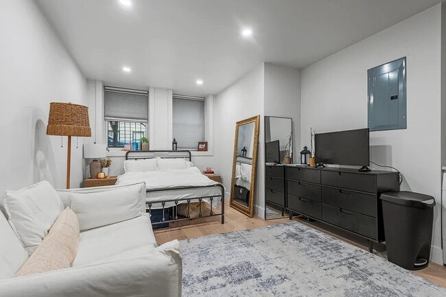 241 W 75th St, Unit 3