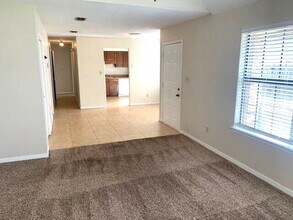 1825 Hunters Path in Fort Walton Beach, FL - Building Photo - Building Photo