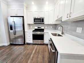 79 Linden St, Unit 1 in Boston, MA - Building Photo - Building Photo