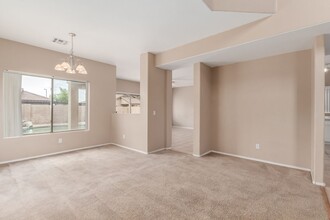 13391 W Crocus Dr in Surprise, AZ - Foto de edificio - Building Photo