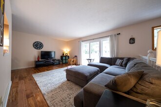 14210 Hibiscus Ct in Apple Valley, MN - Building Photo - Building Photo