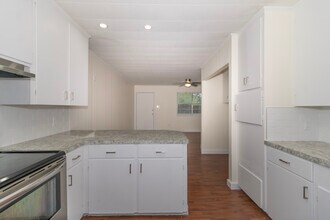 124 Francis St, Unit B in Natchitoches, LA - Building Photo - Building Photo