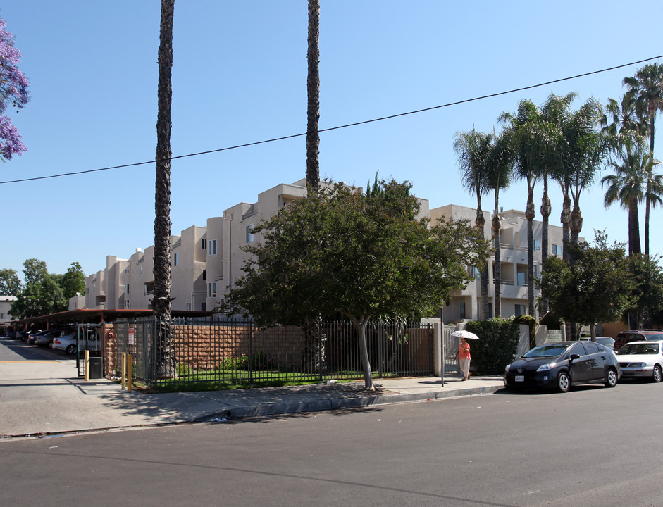 Northridge Palms in Northridge, CA - Building Photo