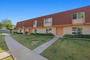 1628 E Logan Dr in Tempe, AZ - Building Photo