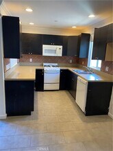 14342 Tiara St in Los Angeles, CA - Building Photo - Building Photo