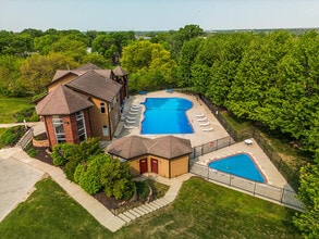 Country Estates in Omaha, NE - Foto de edificio - Building Photo