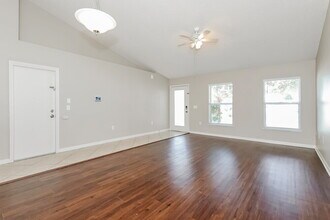 225 Cranbrook Dr in Kissimmee, FL - Building Photo - Building Photo