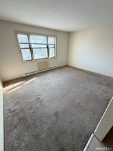 33 River St in Windsor, CT - Building Photo - Building Photo