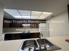 110 S 800 E in Salt Lake City, UT - Building Photo - Building Photo