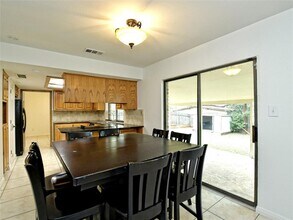 3800 Palomar Ln in Austin, TX - Foto de edificio - Building Photo