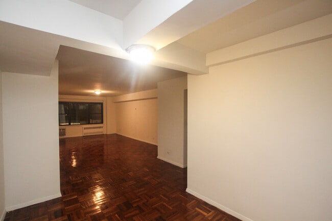 property at 157e E 57th St