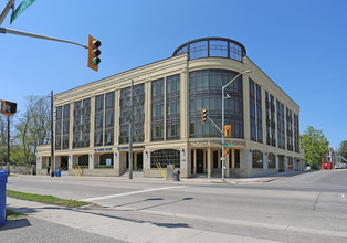 Windemere Manor in Oakville, ON - Building Photo - Building Photo