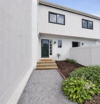 624 Summit House, Unit 624 in West Chester, PA - Building Photo