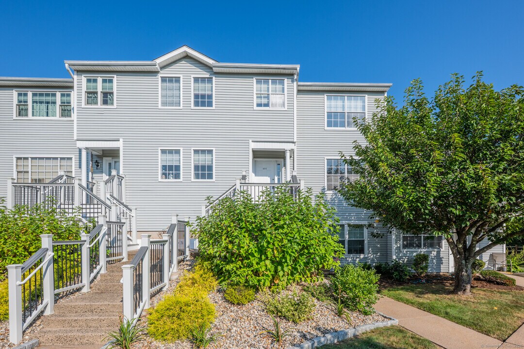406 Water Course Row in Rocky Hill, CT - Building Photo