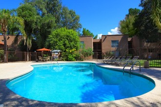 El Dorado Apartments in Tucson, AZ - Foto de edificio - Building Photo