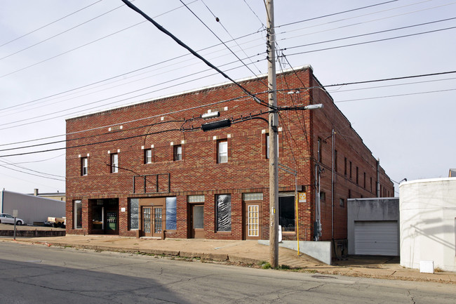 105 N Division St in Bonne Terre, MO - Building Photo - Building Photo