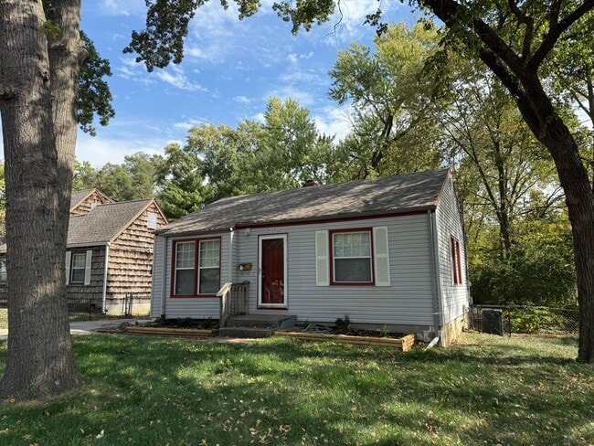 8219 Ward Pkwy