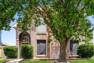 2425 Ithaca Dr in Mesquite, TX - Building Photo