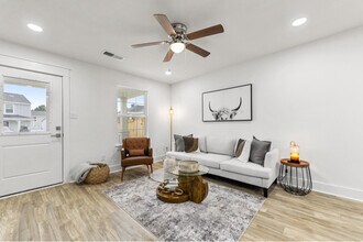 1016 Middle Ln in Gulfport, MS - Building Photo - Building Photo