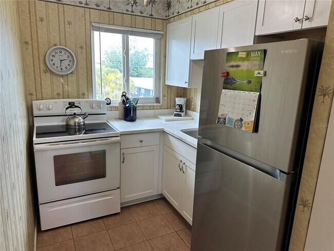 2315 Avenue C in Bradenton Beach, FL - Building Photo - Building Photo