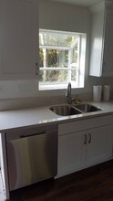 6619 Daryn Dr in Canoga Park, CA - Building Photo - Building Photo