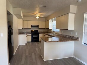 177 W Cowles St in Englewood, FL - Building Photo - Building Photo