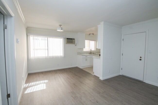 9319 Alcott St in Los Angeles, CA - Foto de edificio - Building Photo