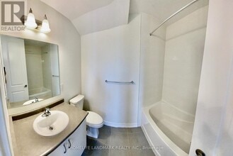 3165 Elgin Mills Rd E in Markham, ON - Building Photo - Building Photo