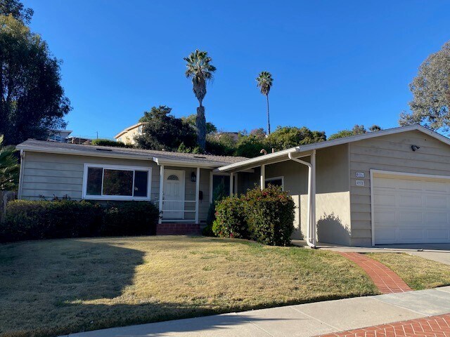 4972 Tierra Baja Way in San Diego, CA - Building Photo