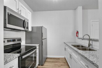 4311 Harrisburg Blvd, Unit 2 in Houston, TX - Building Photo - Building Photo