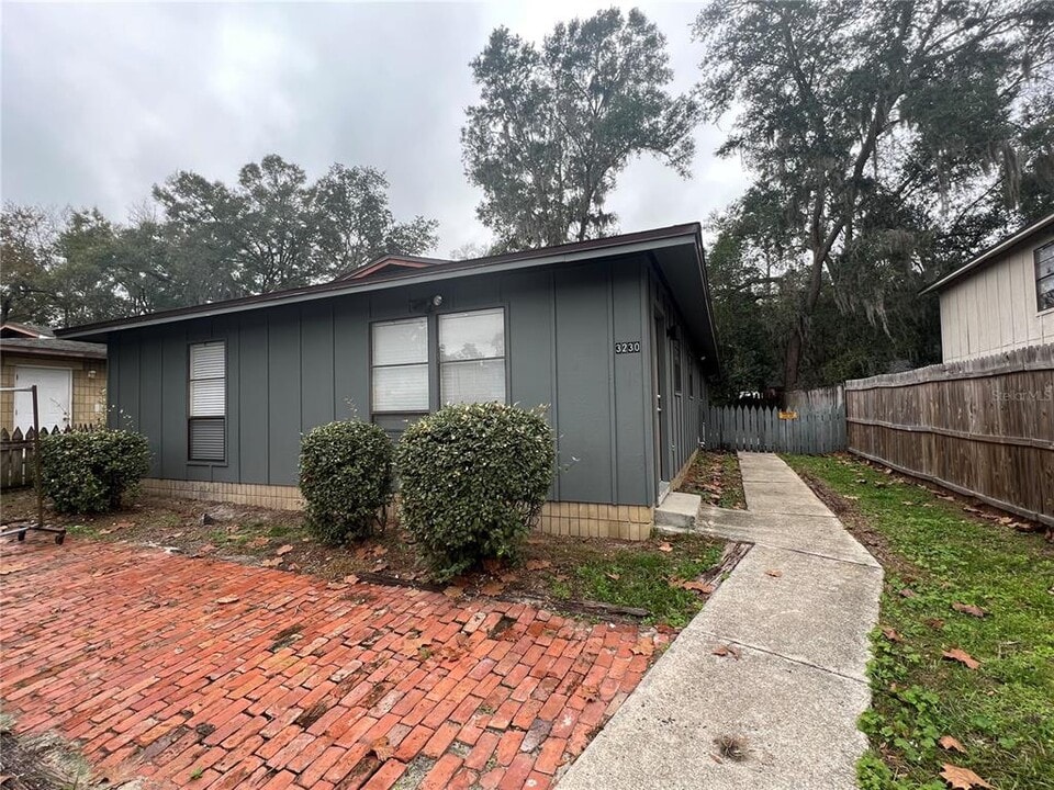 3230 SW 25 Way in Gainesville, FL - Building Photo