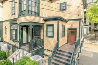 298 Harvard St in Cambridge, MA - Foto de edificio - Building Photo