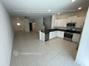 8286 Crescent Oaks Dr in New Port Richey, FL - Building Photo - Building Photo