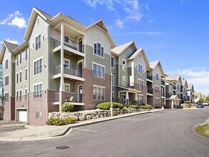 8253 Mayo Dr, Unit 204 in Madison, WI - Building Photo - Building Photo
