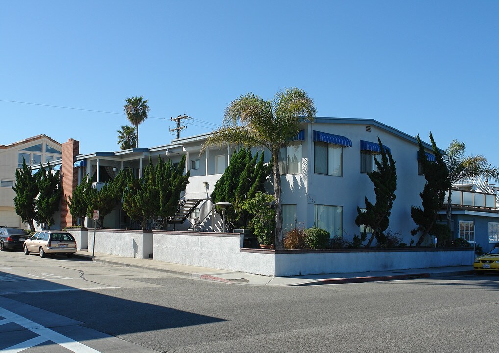 1601 W Balboa Blvd in Newport Beach, CA - Building Photo