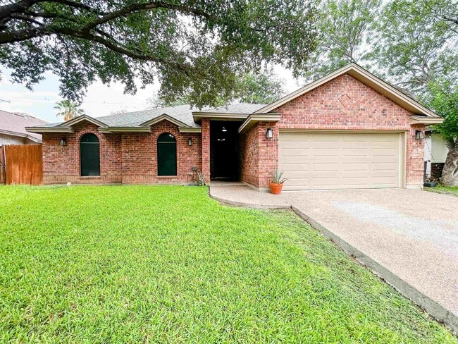 115 Grove Ave in Laredo, TX - Building Photo - Building Photo