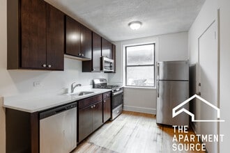 2333 N Spaulding Ave, Unit 3A in Chicago, IL - Building Photo - Building Photo