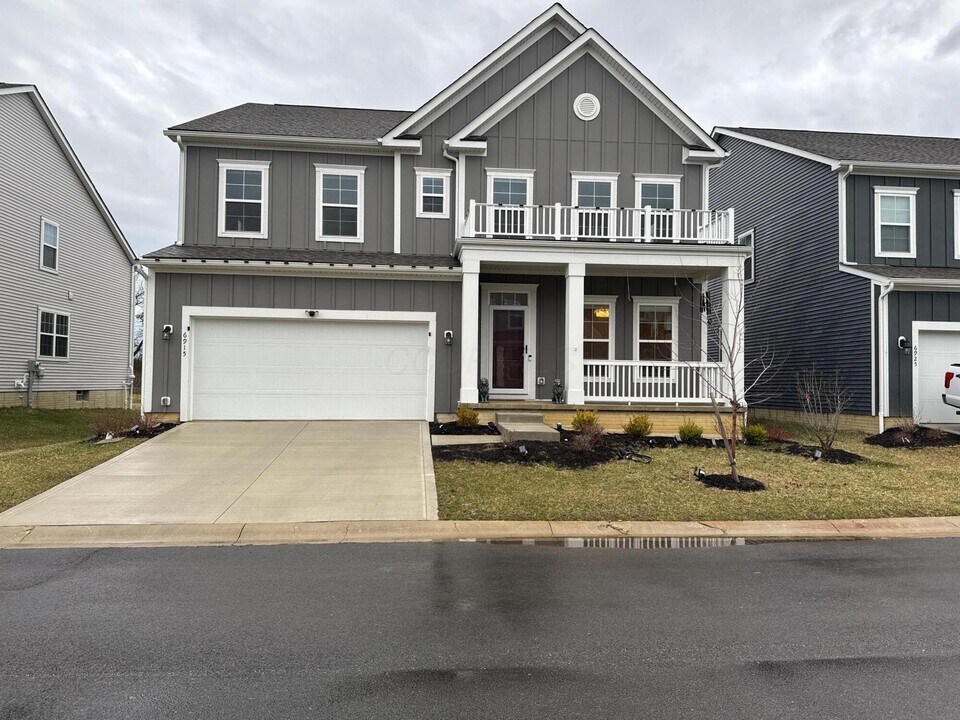 6915 Turnstone in Sunbury, OH - Building Photo