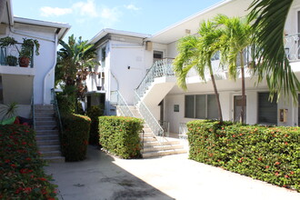 8021-8031 Abbott Ave in Miami Beach, FL - Building Photo - Building Photo