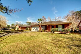 16623 Blackhawk Blvd in Friendswood, TX - Building Photo - Building Photo