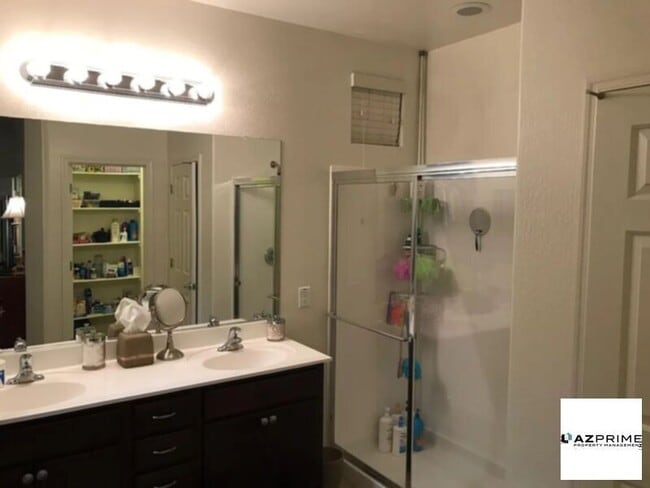 2757 E Runaway Bay Pl in Gilbert, AZ - Building Photo - Building Photo