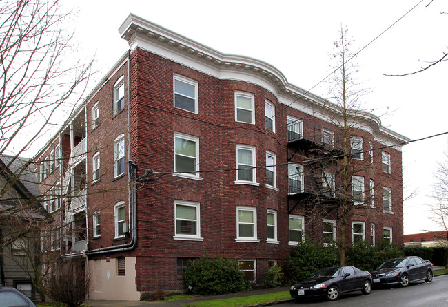 Helen V Apartments in Seattle, WA - Foto de edificio - Building Photo