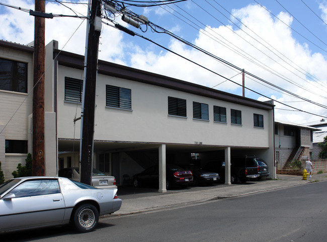 730 Umi St in Honolulu, HI - Foto de edificio - Building Photo