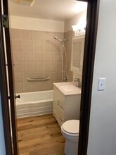 33250 N Indian Ln in Grayslake, IL - Building Photo - Building Photo