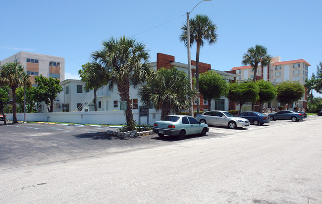 Bay Harbor Island in Miami Beach, FL - Building Photo - Building Photo