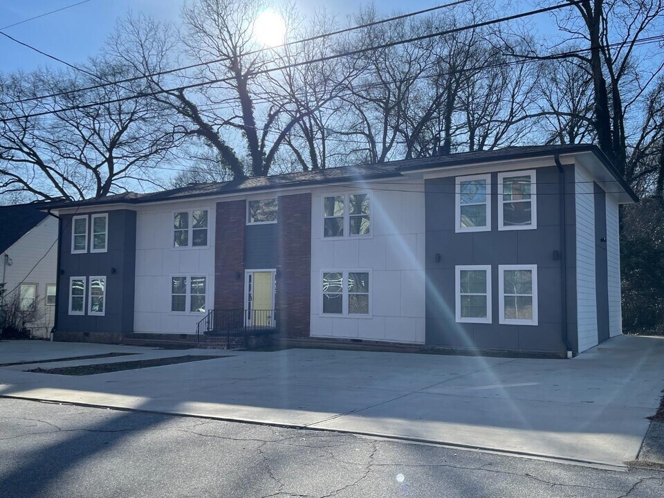 1784 Temple Ave in College Park, GA - Building Photo