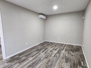 1050 Shephard Dr in Corpus Christi, TX - Building Photo - Building Photo